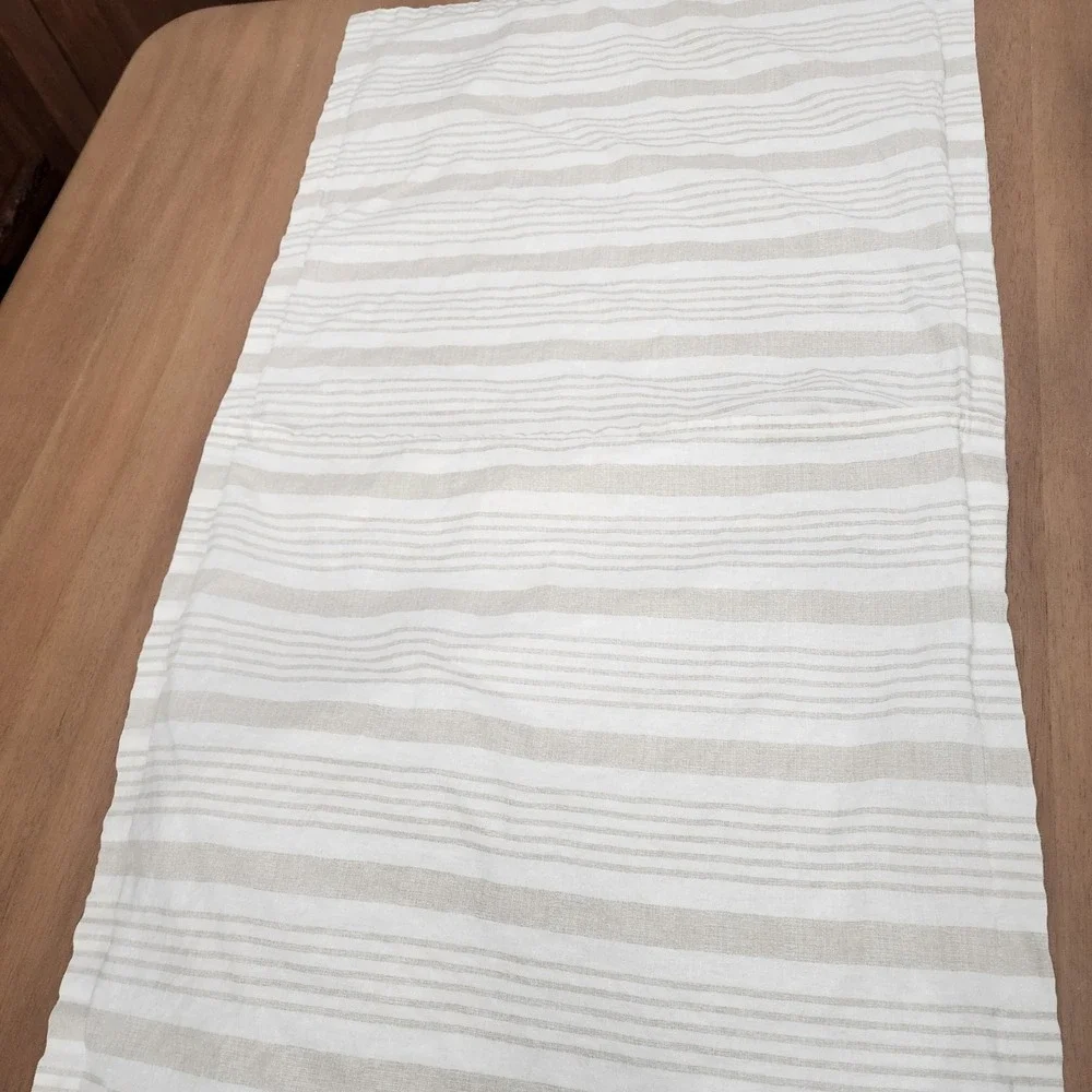 2- Wamsutta Stripe Oatmeal And Brown Stripe King Size Pillow Shams